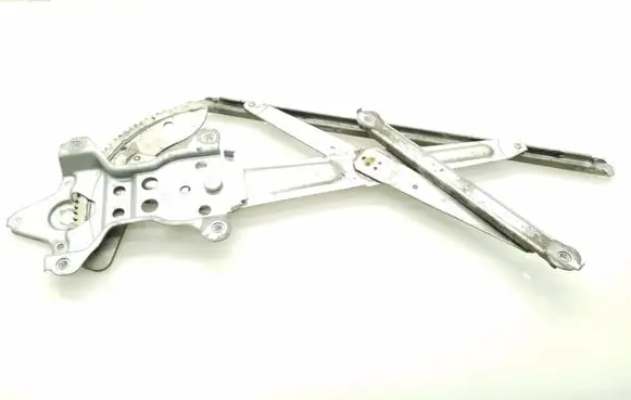 Suzuki Kizashi Front window lifting mechanism without motor