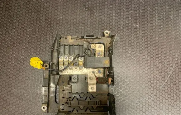 Volkswagen Touareg I Fuse module 7L0937548 7L0937543