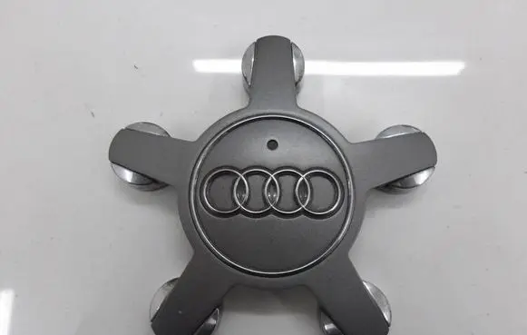 Audi A6 S6 C6 4F Original wheel cap 4F0601165