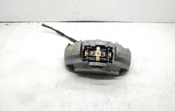 Mercedes-Benz C W205 Front brake caliper