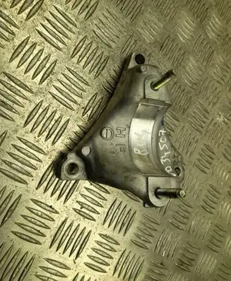 Mazda CX-30 Engine mounting bracket 220610