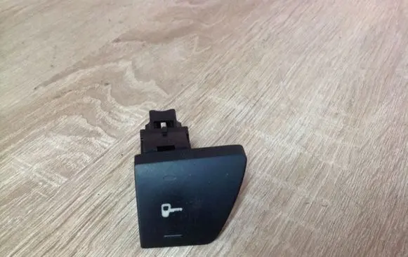 Peugeot 307 Central locking switch button 9636668477