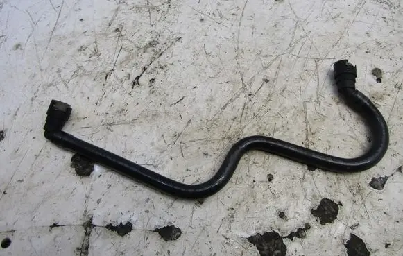 Ford Focus Breather hose/pipe H6BG-6K817-AB