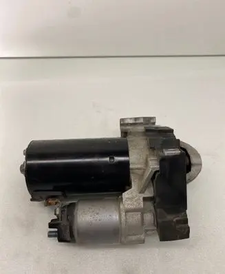 BMW 5 F10 F11 Starter motor 857410202 0001148509 8574102
