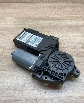 Audi A8 S8 D3 4E Front door window regulator motor 4E2959801D 4E1910802B
