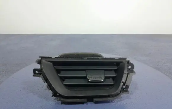 Renault Arkana Dashboard side air vent grill/cover trim 682113392R