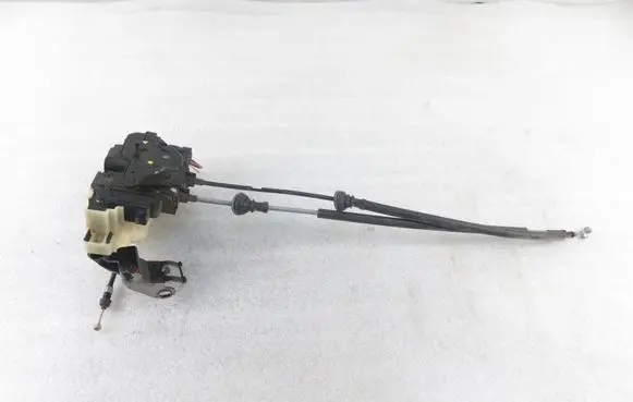 Hyundai Santa Fe Rear door lock 814202B000