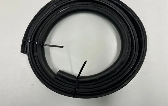 Mercedes-Benz CLS AMG C219 Engine compartment rubber A2116280298