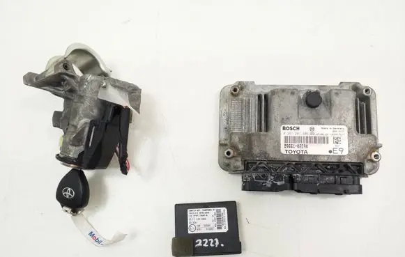 Toyota Auris 150 Engine ECU kit and lock set 