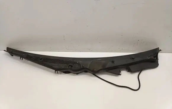 Mercedes-Benz E W212 Wiper trim A2128301013