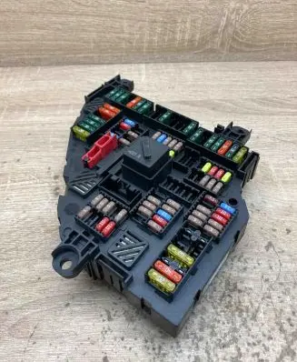 BMW 5 F10 F11 Fuse module 9252813 1670498