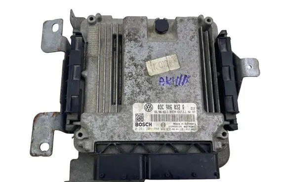 Volkswagen Golf V Engine control unit/module ECU 03C906032Q 0261201768