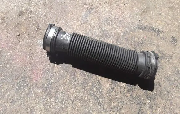 Renault Megane III Intercooler hose/pipe