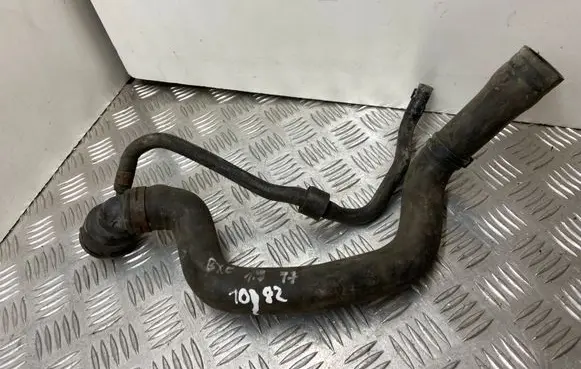 Volkswagen PASSAT B6 Engine coolant pipe/hose 6Q0122291E