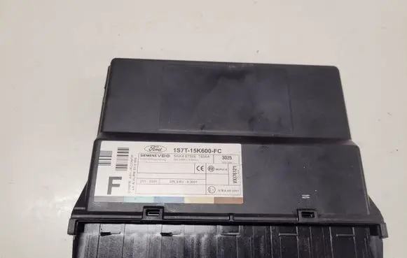Ford Focus Comfort/convenience module 1S7T15K600FC