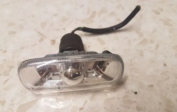 Audi A6 S6 C5 4B Front fender indicator light 8E0949127