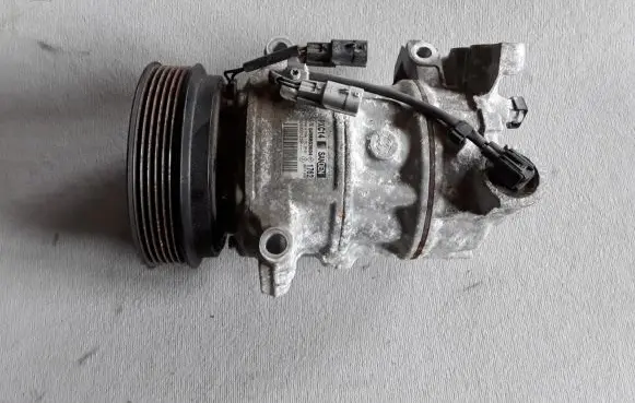 Renault Megane IV Air conditioning (A/C) compressor (pump) 926003123R