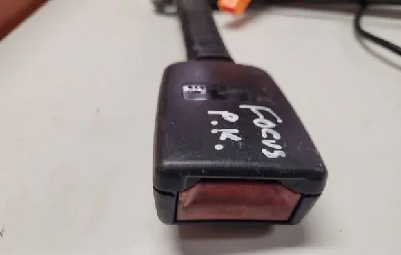 Ford Focus Front seatbelt buckle T4X9A030425