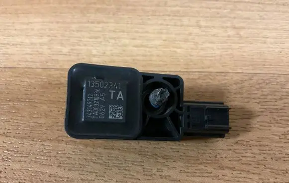 Opel Insignia A Airbag deployment crash/impact sensor 13502341
