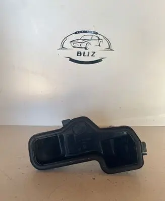 Audi A6 S6 C5 4B Headlight/headlamp dust cover 301411102R
