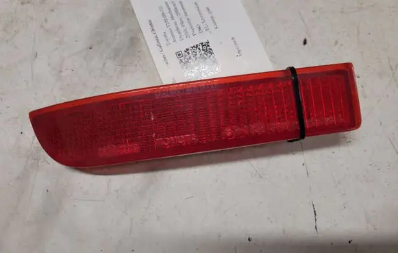 Toyota Avensis T270 Rear tail light reflector I070002 020009 7403