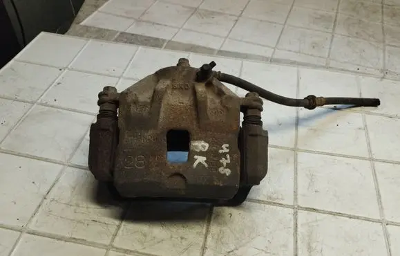 Front brake caliper