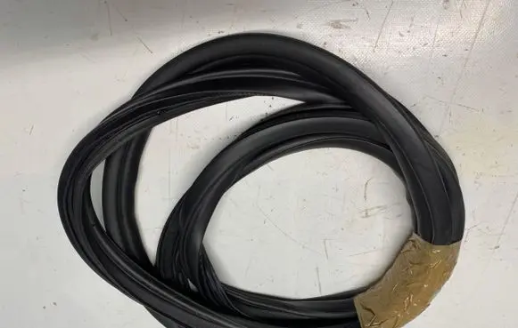 KIA Xceed Trunk rubber seal (body) 