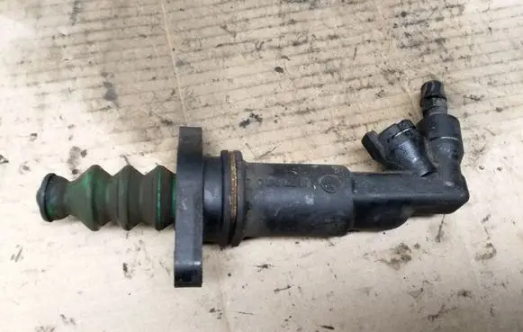 Seat Leon (1M) Clutch master cylinder 1J0721261D
