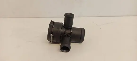 Audi A5 8T 8F Engine coolant pipe/hose 8K0122293B