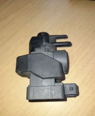 Renault Master III Turbo solenoid valve 149566215R