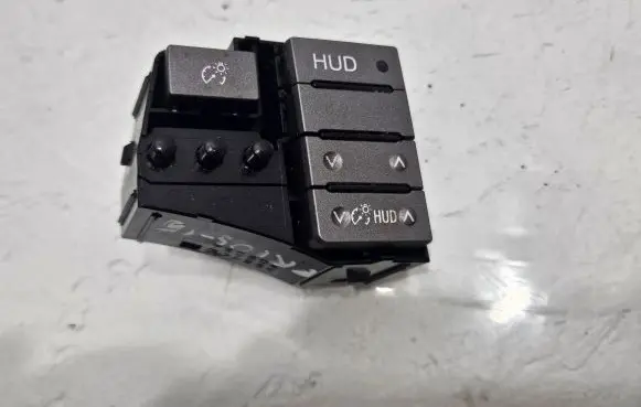 Toyota Prius (XW30) Other switches/knobs/shifts 75D802