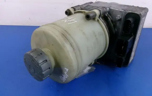 Volkswagen Polo Power steering pump 6Q0423155AH