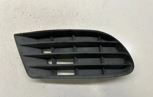 Volkswagen Golf Plus Front bumper lower grill 5M0853665