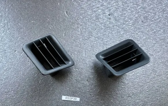 Mitsubishi Pajero Dashboard side air vent grill/cover trim MB775453 MB775456