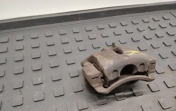 KIA Sportage Front brake caliper