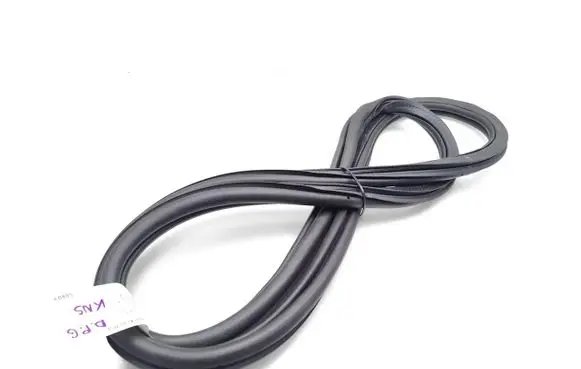 Rear door rubber seal (on body)