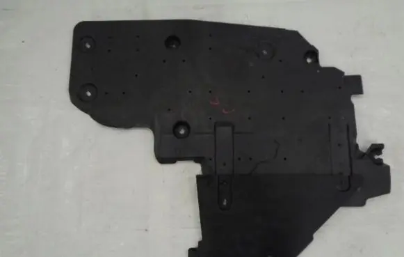 Engine splash shield/under tray