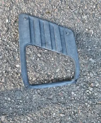 Mercedes-Benz 207 310 Fender grill 