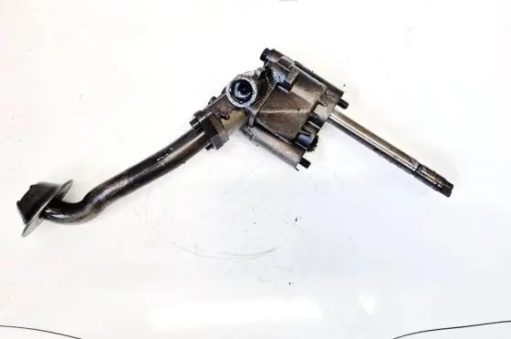 Volkswagen PASSAT B5 Oil pump 026115153
