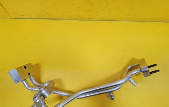 Chrysler PT Cruiser Air conditioning (A/C) pipe/hose 