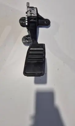 Ford Mustang VI Accelerator throttle pedal CR339F836BB