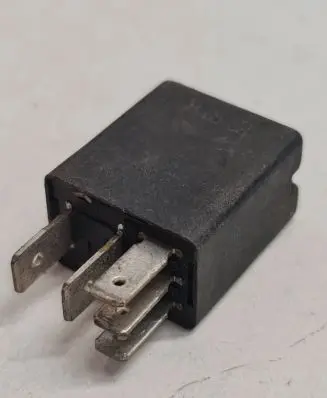 Renault Scenic I Other relay 7700414484
