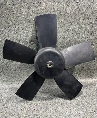 BMW 3 E30 Fan impeller 3136613131 51109400