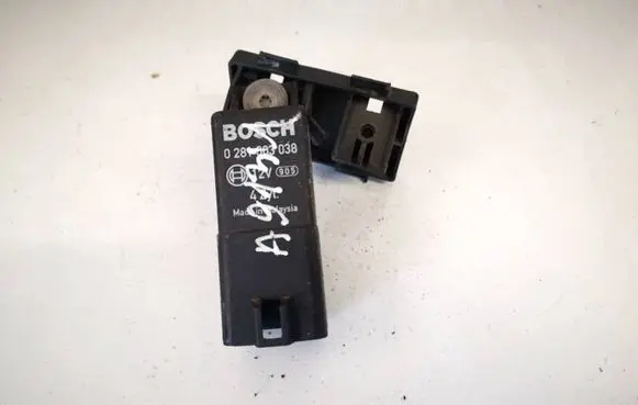 Volkswagen PASSAT B6 Glow plug pre-heat relay 0281003038 038907281d