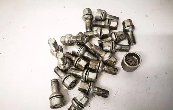 Audi Q4 e-tron Nuts/bolts 