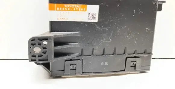 Toyota Prius (XW30) Air conditioning/heating control unit 8865047062 1777006681