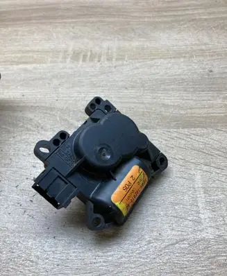 Ford Focus Air flap motor/actuator XS4H19E616AC