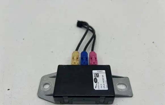 Jaguar I-Pace Aerial antenna amplifier DPLA19C097BA