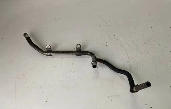 Toyota Avensis T270 Engine coolant pipe/hose