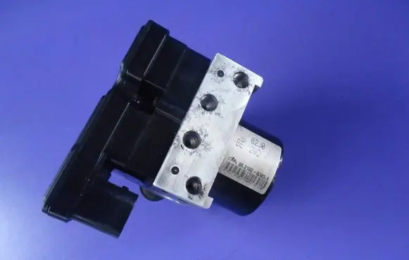 Suzuki Swift I ABS Pump 06.2102-0385.4 06.2109-0568.3 62j0